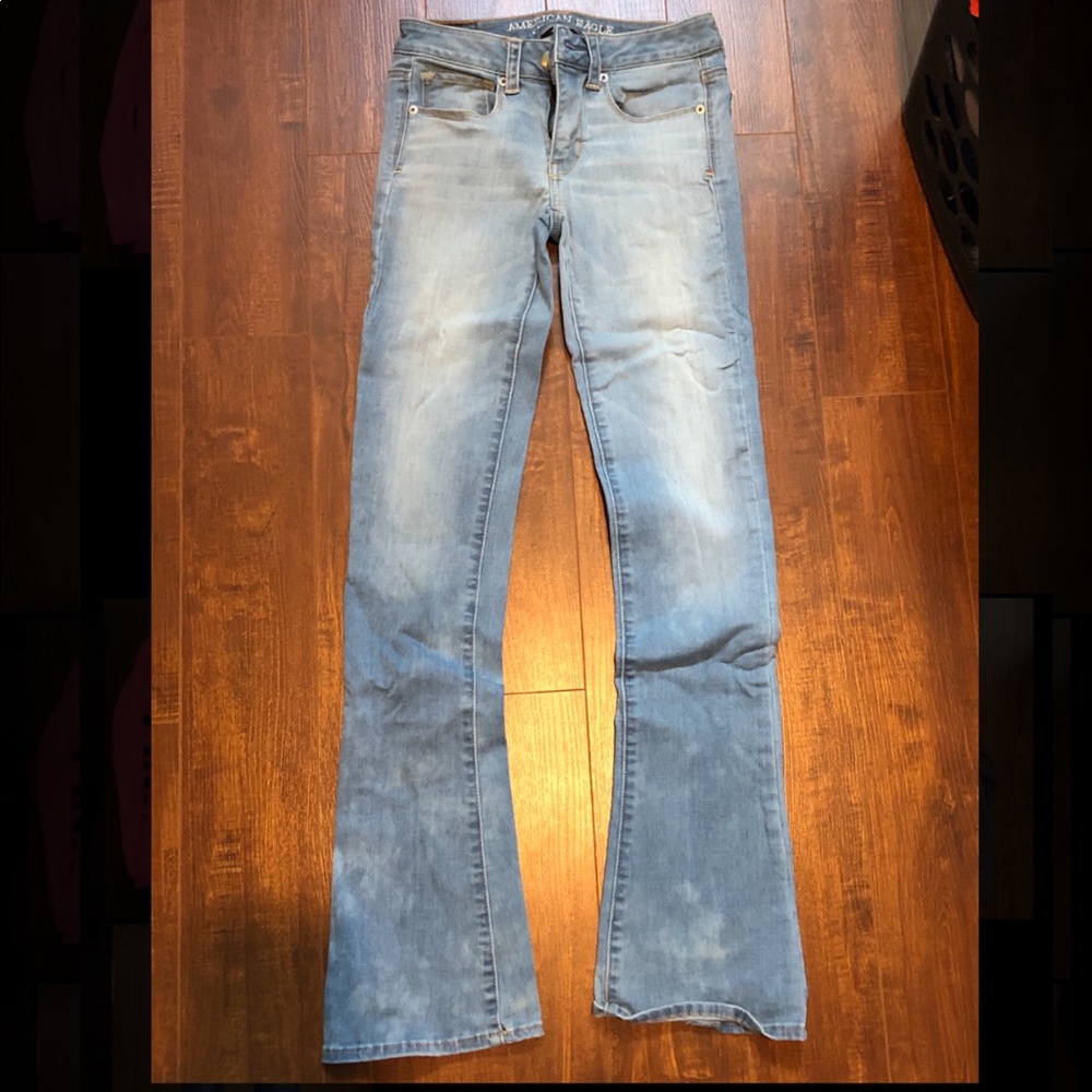 American Eagle Skinny Kick Light Wash Jeans